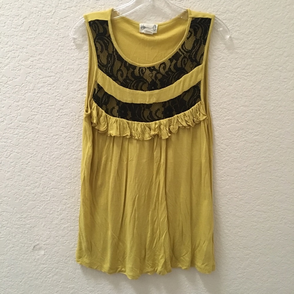 ⚡️2for$20⚡️Urban Outfitters Tikirani Top